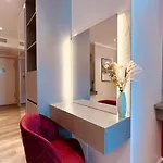 Mea 酒店 *